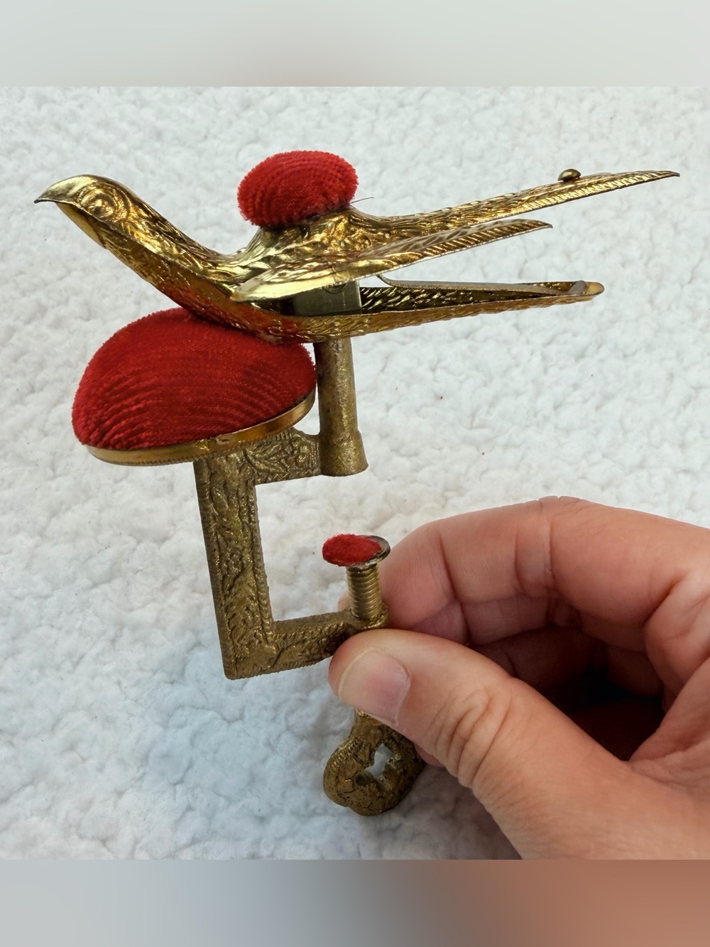 (VTG) Japanese Gold-Tone Ornate Bird Sewing Clamp with Red Pin Cushions, OS - Picture 5 of 16